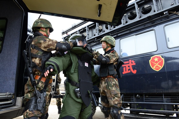 英國進(jìn)口MK5排爆服、SE153搜爆服各到貨20套！歡迎下單！